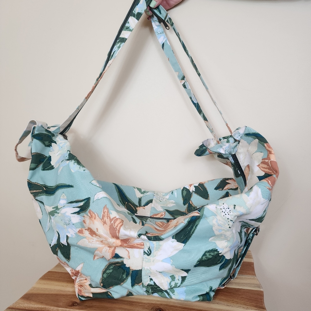 RARE FIND NWOT Floral Convertible Duffle Bag to Floral Backpack